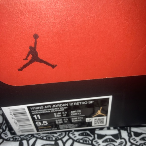 A Ma Maniere Jordan 12 9.5M. - Picture 2 of 6